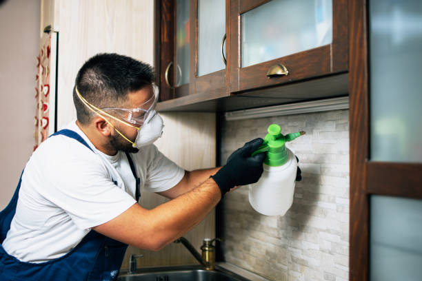 Best Commercial Pest Control Services  in Viroqua, WI